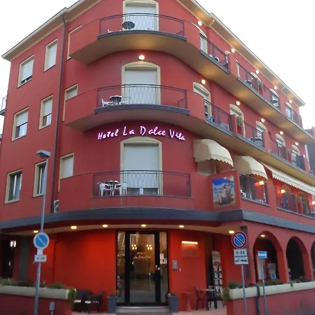 La Dolce Hotell 3*